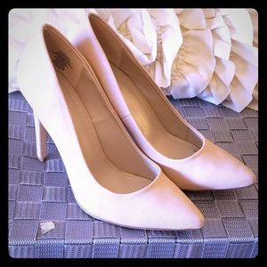 Nude colored heels, near perfect